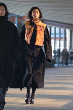 Paris Fashion Week Runway, Fashion Week Runway, 가을 패션, Fall 2023, Cardigan Coat, Parisian Style, Paris Fashion, Fashion Show