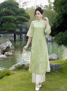 Very elegant design Green Long Sleeve Spring Sets, Green Long Sleeve Sets For Spring, Green Spring Wedding Dress, Spring Wedding Green Dress, Green Maxi Length Set For Summer, Elegant Light Green Maxi Dress, Green Maxi Length Summer Set, Light Green Short Sleeve Dresses For Spring, Light Green Short Sleeve Spring Dress