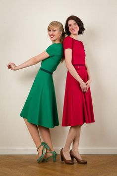 Our dress Elisa comes in the spring in bright red therefore. It captivates by its colour play in red and Bordeaux. With a wide plate skirt, short puff sleeves and a simple, elegant submarine neckline. The top is snug and the skirt swings through the wide-cut bell shape at every movement. For the light retro look, the decorative pockets are under the waist cuff. They are decorated with colour-coordinated buttons. A wonderful dress for every occasion! Please note: MAßANFERTIGUNGEN ARE VOM UMTAUSCH Chic Red Dress With Flared Skirt, Chic Red Flared Skirt Dress, Chic Red Flared Dress, Chic Red Full Skirt Dresses, Chic Red Dresses With Full Skirt, Chic Red Dress With Full Skirt, Plated Skirt, Skirt Short, Star Dress