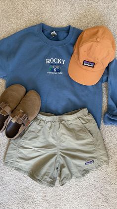 Camp Outfits, Granola Aesthetic, Casual Trendy Outfits, German Outfit, Rv Trip, Wardrobe Makeover