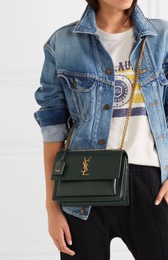 Ysl Sunset Bag Outfit, Saint Laurent Bag Outfit, Stayl Girl, Ysl Sunset Bag, Saint Laurent Jacket, Ysl Crossbody Bag, Green Sunset, Saint Laurent Sneakers, Bag Saint Laurent