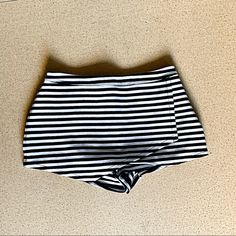 It’s Both A Skirt And Shorts! Looks Like A Skirt From The Front And Shorts In The Back - All Attached. Zipper On Left Side. Never Worn. 82% Cotton, 16% Polyester, 2% Elastane Fitted Striped Bottoms With Built-in Shorts, Fitted Short Skort For Beachwear, Striped Stretch High-waisted Shorts, Fitted Beachwear Mini Skirt, Striped Stretch Summer Shorts, Fitted Striped Summer Shorts, Fitted Striped Bottoms Short Length, Fitted Striped Short Bottoms, High Waist Stretch Skort For Day Out