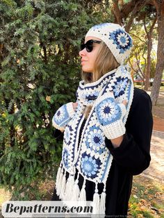 Crochet Baby Patterns | Easy Hat and Bennie Ideas | Free Beginner Crochet Cape Au Crochet, Granny Square Scarf, Beau Crochet, Crochet Cape, Crochet Fingerless Gloves