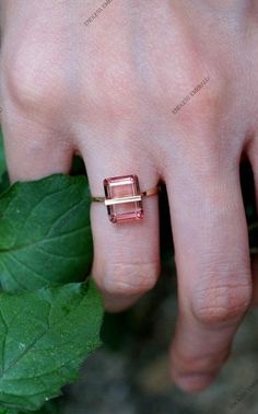 924 gold plated silver Pink glass stones Luxury Glass Jewelry For Weddings, Pink Quartz Bracelet, Promise Ring Band, Pink Stone Ring, Pink Stone Rings, Dragon's Lair, Ring Luxury, Luxury Ring, Amethyst Necklace Pendant