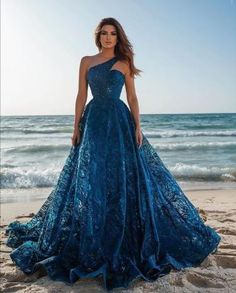 Adult Prom, Gowns Dresses Elegant, Prom Ideas, Blue Wedding Dresses, Prom Dress Inspiration, Cute Prom Dresses, Ball Gowns Evening, Female Clothing, فستان سهرة