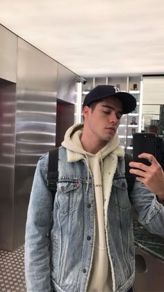 Da pra acreditar que eu estou sendo obrigada a ir morar com meu irmão… #romance # Romance # amreading # books # wattpad Maria Casals, Abercrombie Men, Teen Boy Outfits, Stylish Men Casual, Mens Trendy Outfits, Mens Outfit Inspiration, Winter Outfits Men, Mens Fashion Streetwear