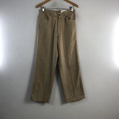 PLEASE READ DESCRIPTION BELOW BEFORE BUYING👇🏻 *ITEM:Vintage Farah Sta Prest pants *ITEM DETAILS: 👇🏻 Please be aware that all vintage items will usually show a few signs of wear or fading due to age, but anything visible such as stains or holes, and serious flaws have been photographed.For any further information on this item please contact us and we will be happy to help SIZE:81 ON TAG manual size 30 *ACTUAL SIZE MEASUREMENT: 👇🏻 WAIST: 30"INCHES LENGTH (OUTSEAM) : 40"INCHES (INSEAM) : 28"I Classic High Waist Brown Pants, Vintage Bottoms With Pockets For Fall, Vintage Spring Pants With Pockets, Vintage Straight Leg Jeans With Welt Pockets, Retro Tapered Leg Pants With Five Pockets, Vintage Cargo Pants For Fall, Vintage Fall Pants With Pockets, Retro Straight Leg Bottoms With Welt Pockets, Vintage Straight Bottoms With Pockets