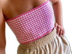 Y2k Bandeau Crop Top For Spring, Y2k Bandeau Tube Top For Spring, Trendy Pink Bandeau Crop Top, Y2k Bandeau Crop Top For Summer, Y2k Bandeau Tube Top, Trendy Pink Strapless Tube Top, Trendy Pink Crop Top Tube Top, Pink Cotton Crochet Top Trendy, Pink Cotton Bandeau Tube Top