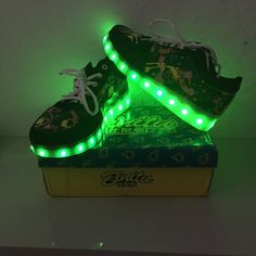 Step Into Our Light Up Shoes And Feel The Excitement. Choose Between Seven Colors And Four Flash Modes To Create Your Ultimate Led Experience. Use Hidden Switch To Control Lights Easily Charge Via Usb (Power Cable Included) Size Is "36/230" Measurements Are Shown In The Photos For Comparison. Is About A Size 6 To 6.5 In Us Sizing. Colors: Red, Green, Blue, Light Blue, Purple, Pink, Neon Yellow, & White Great Gift For Family And Friends! Condition: New In Box Casual Light-up Sneakers With Round Toe, Paint Drip Design, Drip Design, Light Up Sneakers, Light Up Shoes, Pink Neon, Drip Painting, Up Shoes, Power Cable