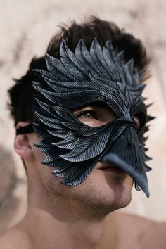 DESCRIPTION: This mask features a multiple layered feather pattern, giving a realistic bird look and feel. COLOR: The color of this mask is primary black with gray highlights SIZE: Each mask is molded to a Adult Male Sized mannequin head, so should fit most. Additionally, as this is a Raven Mask, Costume Venitien, Masque Halloween, Black Raven, Pencak Silat, Dale Chihuly, Leather Mask, Cool Masks, Fantasias Halloween