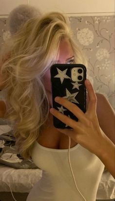 Stockholm Photo Ideas, Stargirl Hairstyle, Blondie Girl, Blonde Hair Inspiration, Stockholm Fashion, Dream Hair, Star Girl, Blonde Highlights, Blonde Girl