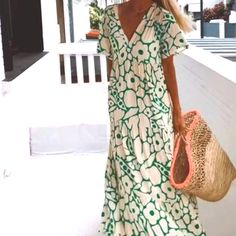 Beautiful Dress, Bust Area Was Not Right For Me And It's Outside The Return Window For Me To Return. Lightweight And Airy! Perfect For Summer Or Fall! Short Maxi Dress, Casual Chique, Green Maxi, Neue Outfits, Maxi Robes, Maxi Dress Green, Green Shorts, Maxi Dress With Sleeves, Printed Maxi