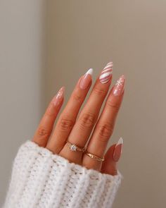 Holiday Nails Winter, New Years Nail Designs, December Nails, Cute Christmas Nails, Almond Nails Designs, Festival Nails