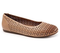 Built for comfort, these ballet flats also bring some serious style. From Softwalk. Free Shoes, Leather Cover, Mens Socks, Socks Women, Everyday Look, Ballet Flats, Fashion Shoes, Leather Upper, Loafers