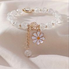 Daisy Glass Beaded Pendant Bracelet Condition: New, Excellent Condition قلادات متدلية, Gelang Manik-manik, Pola Gelang, Gelang Manik, Diy Bracelet Designs, Beads Bracelet Design, Jewelry Accessories Ideas