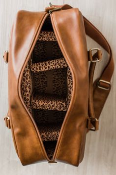 Down to Business Canvas Camera Bag - Weathered Brown Cute Camera Bag, Ona Bags, Camera Bags For Women, Business Canvas, Stylish Camera Bags, Camera Purse, Camera Bag Purse, Cute Camera, Daily Bag