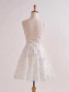 Floral Strapless Sweetheart Short Cocktail Dress Spaghetti Strap Wedding Mini Dress With Lace-up Back, Wedding Mini Dress With Spaghetti Straps And Lace-up Back, Heart-shaped Neckline Mini Dress With Corset Back For Wedding, White A-line Corset Dress For Prom, Summer Wedding Mini Dress With Lace-up Back, Cream A-line Prom Dress, Spring Bridesmaid Mini Dress With Corset Back, Lace-up Back Dress For Cocktail And Prom Season, Elegant Summer Corset Dress For Homecoming