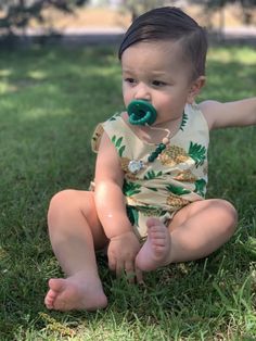 This is a super adorable two piece! It has an all over pineapple print. This set can be used as Pjs or a comfy set for a play date. It comes with a tank top and a short set. the shorts have real pockets. It can also be unisex although it isn't labeled as unisex. Adding a green bow would add that girly touch! FABRIC Cotton Blend Casual Sleeveless Bubble Romper For Vacation, Green Summer Bubble Romper For Playtime, Cute Summer Bubble Romper For Vacation, Green Casual Bubble Romper For Summer, Sleeveless Bubble Romper For Summer Vacation, Sleeveless Printed Bubble Romper For Summer, Green Bubble Romper For Summer Playwear, Cute Summer Bubble Romper For Beach, Printed Bubble Romper For Summer