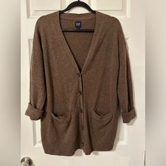 Nwot. Classic Gap Cardigan For Fall, Classic Gap Fall Cardigan, Everyday Fall Outerwear By Gap, Gap Fall Outerwear For Everyday, Gap V-neck Fall Sweater, Gap Button-up Cardigan For Fall, Gap Winter Outerwear For Everyday, Gap V-neck Tops For Fall, Gap Tops For Winter Layering