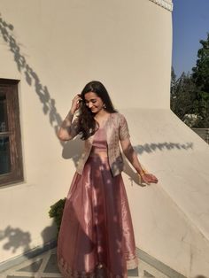 A crop blouse with jacket and Lehenga Dresses From Old Silk Sarees, Outfits Made From Old Saree, Outfits Made Out Of Old Saree, Saree Cloth Dress, Lengha From Old Saree, Saree Into Lehenga Designs, Dress Stitching From Saree, Saree Into Gown Designs, Gowns In Saree