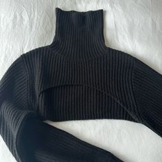 Cropped H&M Sweater Never Worn Turtle Neck Fitted Black Turtleneck Outerwear, Black Fitted Turtleneck Outerwear, Fitted Cropped Sweater In Solid Color, Solid Fitted Cropped Sweater, Trendy Ribbed Fitted Outerwear, Trendy Fitted Black Sweater, Trendy Fitted Ribbed Outerwear, Chic Black Ribbed Outerwear, Black Cropped Sweater For Winter