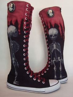 Knee high converse boots Skulls And Bones, Mode Emo, Goth Shoes, Mode Kpop, Emo Outfits, Skull Fashion