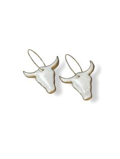 White or gold bull with gold hardware Check out my website at www.ShopLynnmade.com to view my newest styles and a lot more options! Country Earrings, Western Earring, Earrings Western, Western Earrings, Earrings White, Site Web, Gold Hardware, Jewelry Earrings Dangle, Dangle Drop Earrings