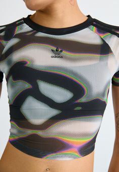 adidas Originals PRIDE MESH SHORT - Print T-shirt - multicolor grey two Sports Fashion Design, Graphic Streetwear, Custom Sportswear, Fashion Illustrations Techniques, Best Friend Outfits, Mesh Short, Style Sportif, Boutique Interior