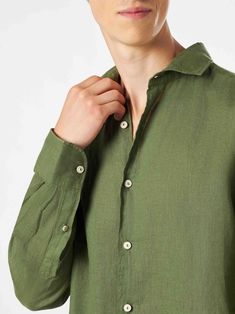 Man linen shirtMilitary green colorComfortable sizeLong sleevesClassic necklineFront closureButtoned cuffsComposition: 100% Linen Green Tops With Button Cuffs And Spread Collar, Green Shirt With Button Cuffs And Spread Collar, Green Top With Button Cuffs And Spread Collar, Khaki Tops With Button Cuffs And Spread Collar, Khaki Top With Button Cuffs And Spread Collar, Green Summer Shirt With Roll-up Sleeves, Green Summer Tops With Button Cuffs, Green Linen Shirt Men Outfit, Khaki Spread Collar Top With Button Cuffs