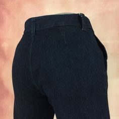 "Size 30 Vintage Lauren Jeans by Ralph Lauren Women's Bareback Wide Leg Denim Pants W30 L32 Medium Waisted Bootcut Jeans Girlfriend Jeans Mom Jeans Made In Hong Kong. Brand: Lauren Jeans by Ralph Lauren Size On Tag marked 4 but fits more like 30\" waist, 10.75\" rise, 22.5\" thighs, 38\" hips, 32\" inseam,! Fits a size 30, but check your measurements and compares the measurement with your garment. (see full measurement below) Recommended modern size: 30\" (30x32) Material : Cotton 98%, Elastane Fitted Straight Leg Jeans With Belt Loops, Classic Medium Wash High Waist Pants, Fitted High Rise Cropped Jeans With Belt Loops, Classic High Waist Medium Wash Pants, Stretch Wide Leg Jeans With Hip Pockets, Fitted High Rise Cropped Jeans, Classic Dark Wash Full-length Pants, Classic Dark Wash Full Length Pants, Fitted Straight Leg Bottoms In Medium Wash