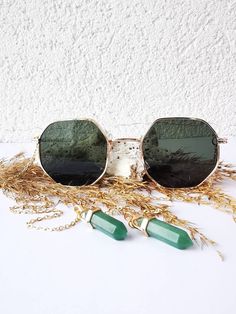 Stone Pendants Chain Temple Sunglasses Unique Natural Green Crystal Stone Unique Glasses Oversized Style Classic Armless Glasses Handmade - Etsy Festival Metal Sunglasses With Mirrored Lenses, Metal Sunglasses With Mirrored Lenses For Festivals, Gradient Glass Sunglasses As A Gift, Gradient Lens Glass Sunglasses As Gift, Metal Sunglasses With Tinted Lenses For Festival, Party Green Sunglasses With Uv Protection, Green Tinted Sunglasses For Party, Trendy Metal Sunglasses For Festivals, Green Tinted Party Sunglasses