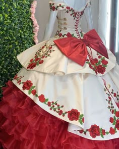 Mariachi Quinceanera Dress, Quinceanera Dresses Charro, Quinceanera Dresses Red, Vestido Charro, Charro Quince, Mexican Quinceanera Dresses, Charro Quinceanera Dresses, Gold Quince