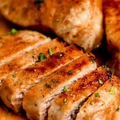 some meat is sitting on a plate and ready to be eaten