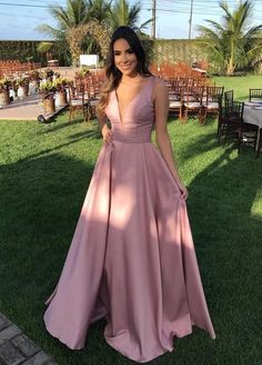 Formal Party Dresses, V Neck Prom Dresses, Pearl Pink, Long Prom Dresses, Elegante Casual, Formal Party Dress, Satin Prom Dress, Formal Party, Formal Evening Dresses