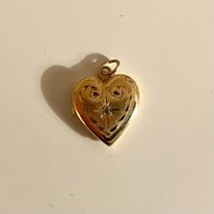 14k Yellow Gold Locket With Delicate Pattern And Cross. Stamped "1/20 14kgf" Meaning This Consists Of At Least 1/20th Of Solid 14k Gold By Weight. Beautiful Cross And Radiant Star Pattern, Potentially With Diamond Inset, Though Not Positive About Stone Type. Vintage Gold Heart Locket, Dear Future Boyfriend, Locket Tattoos, Antique Gold Locket, Vintage Heart Locket, Gift Ideas For Myself, Chibi Coloring Pages, Gold Heart Locket, Gift Aesthetic