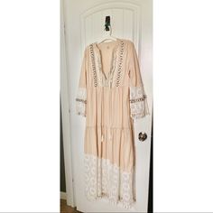 Oc Orderplus Lightweight Bohemian Flowy Dress. Size Medium. Never Worn. Lace, Tassels, Beautiful Detail. Cream Long Sleeve Beach Cover-up Dress, Bohemian Midi Dress With Lace Trim For Day Out, Beige Bohemian Midi Dress With Lace Trim, Bohemian Midi Dress With Lace Trim For Brunch, Beach Long Sleeve Midi Dress With Lace Trim, Beach Midi Dress With Lace Trim And Long Sleeves, Long Sleeve Midi Dress With Lace Trim For Beach, Long Sleeve Cream Dress For Beach Cover-up, Long Sleeve Cream Dress For Beach