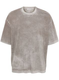 ash grey cotton lightweight jersey crew neck short sleeves straight hem When buying this unisex item, keep in mind that it is graded in standard men's sizing. Cotton Citizen, Grey Shirt, T Shirt Vest, Grey Cotton, Ash Grey, Light Jacket, Jacket Style, Keep In Mind, Jean Coat