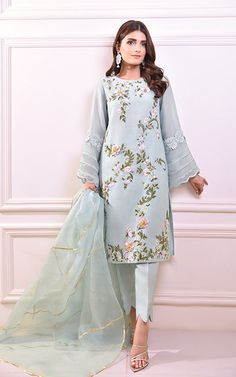 A blend of pure cotton net with pretty 3D florals embroidery. Paired with pure organza dupatta and raw silk trousers. Delivery Time: 4 to 6 weeks Normal Kurti, Agha Noor, Pakistan Dress, Latest Dress Design, Pakistani Dresses Casual, Pakistani Fashion Party Wear, Pakistan Fashion, Desi Style, Suits Design