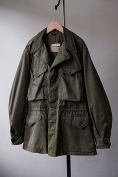 U.S.ARMY Vintage M-43 Field Jacket SIZE Regular Small 肩寬Shoulder：51cm 胸寬Pit to pit：59cm 衣長Length：78cm 袖長Sleeve：64cm ONLINE SHOP : https://bansecondhandgoods.com/ Find us IG :  ban_secondhand_goods Thank you for checking us out :) Luxury Vintage Utility Jacket For Outdoor, M43 Field Jacket, Military Utility Jacket With Patch Pockets, Military Style Long Sleeve Khaki Outerwear, Green Long Sleeve Utility Jacket For Hunting, Olive Long Sleeve Outerwear With Cargo Pockets, Combat Style Khaki Outerwear With Multiple Pockets, Combat Style Khaki Outerwear With Cargo Pockets, Combat Outerwear With Cargo Pockets In Khaki