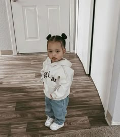 Toddler Girl Nike Shoes Outfit, Toddler Streetwear Girl, Baby Nike Outfits, Baby Streetwear, Estilo Nike, Toddler Fits, Magical Childhood, Kids Outfits Daughters, Streetwear Girl