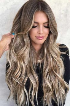 Man Haircut, Brown To Blonde Balayage, Hairstyle Blonde, Dark Blonde Hair Color, Highlighted Hair, Kadeřnické Trendy, Bronde Hair, Brunette Hair With Highlights, Vlasové Trendy