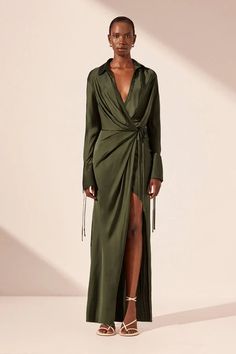 SHAE DRAPED SHIRT MAXI DRESS | PINE GREEN | DRESSES | SHONA JOY – Shona Joy International Green Bridesmaids Dress, All Green Outfit, Plus Size Gowns Formal, Draped Shirt, Shona Joy Dress, Shirt Maxi Dress, Elegant Outfit Classy, Plus Size Gowns, Silk Shirt Dress