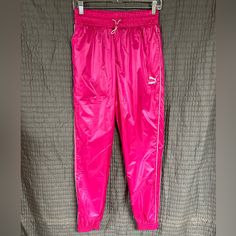 Puma-Pink-Small- Jogging Pants Black, Puma Leggings, Pink Pumas, Puma Pants, Track Pants Women, Velour Pants, Casual Sweatpants, Pink Jumpsuit, Shiny Clothes