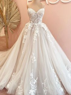 Ivory Summer A Line Wedding Dress, Wedding Dresses With Sweetheart Neckline, White Wedding Dress Strapless, Elegant Wedding Dress With Train, Showy Wedding Dress, Sleeveless Plus Size Wedding Dress, Princess Ball Gowns Wedding Dress With Sleeves, A Line Wedding Dress With Boning, Bowl Gown Wedding Dress