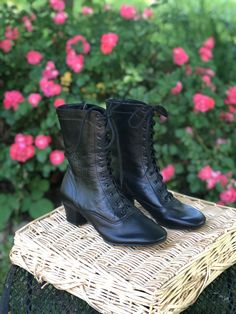 Charles Gibson, Performing On Stage, Dance Boots, Russian Culture, Costume Shoes, Russian Folk, Folk Dance, Leather Boot Shoes