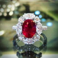 Oval Ruby Engagement Ring, Stylish Engagement Rings, Van Cleef And Arpels Jewelry, High Jewelry Ring, Polki Jewellery, Diamond Jewelry Designs, Mom Jewelry