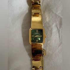 Ladies Seiko Gold Tone Emerald Green 1n00-0ek8 Sample Watch New Battery - Rare Seiko Gold, Watch New, Accessories Watches, Emerald Green, Emerald, Gold Tones, Women Accessories, Green, Gold