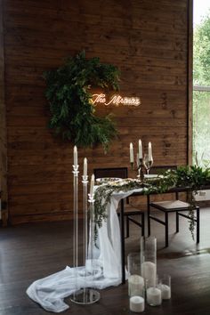 Неон зелень декор свадьба Rustic Wedding Table Decor Round, Engagement Party Themes, Engagement Themes, Bride Groom Table, Sage Wedding, Wedding Wall, Contemporary Wedding, Wedding Essentials, Wedding Prep