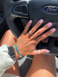 Cute Outfits To Wear To The Nail Salon, Western Nails Acrylic Simple, Country Aesthetic Nails, Light Pink Western Nails, Cute Nashville Nails, Punchy Nails Acrylic, Western Mail Designs, Nails Country Concert, Country Concert Nails Simple