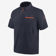 The Chicago Bears Sideline Coach Jacket is designed with a lightweight polyester-spandex blend to help provide premium comfort on game day without the added bulk of a long-sleeve pullover. Its 4-way stretch fabric features the team’s wordmark on the chest. Nfl Chicago Bears, Half Zip Hoodie, Coach Men, Half Zip Jacket, Nike Nfl, Coach Jacket, Denver Broncos, Chicago Bears, Dallas Cowboys